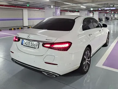 Mercedes-Benz E-Class 2021, 39033 км, за 26710.11 USD
