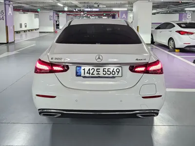 Mercedes-Benz E-Class 2021, 39033 км, за 26710.11 USD