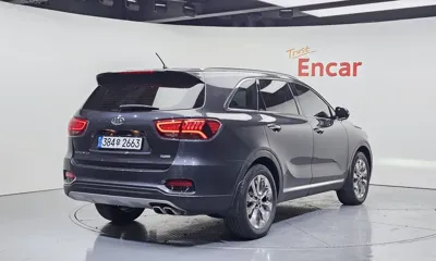 Kia Sorento 2018, 111033 км, за 10245.91 USD