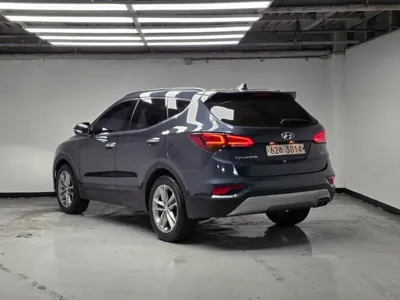 Hyundai Santafe 2016, 127120 км, за 7220.69 USD