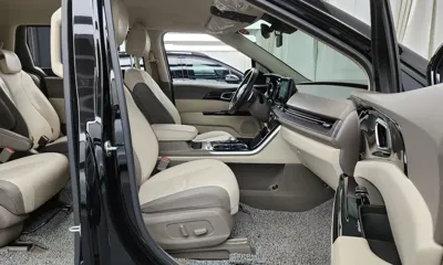 Kia Canival 2023, 65328 км, за 18051.73 USD - фото 11