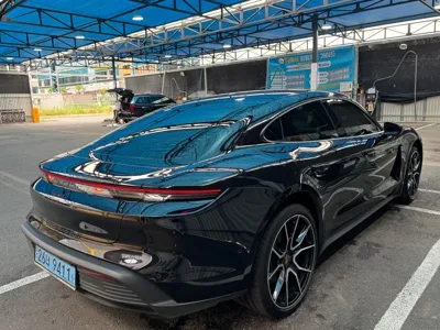 Porsche Taycan 2025, 15500 км, за 9308.97 USD