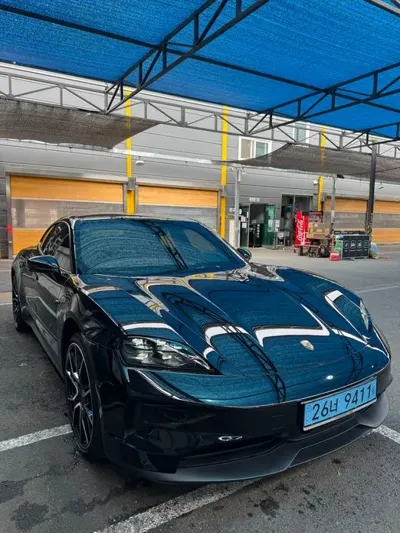 Porsche Taycan 2025, 15500 км, за 9308.97 USD