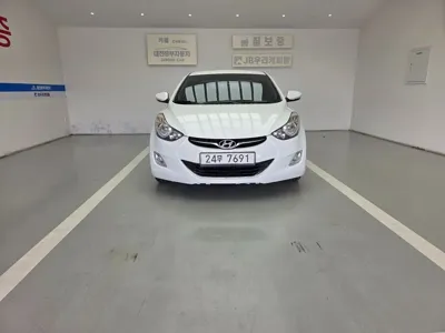 Hyundai Avante · 2012 год