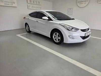 Hyundai Avante 2012, 139758 км, за 2341.92 USD