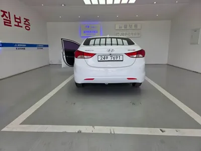 Hyundai Avante 2012, 139758 км, за 2341.92 USD