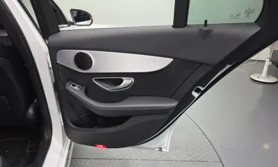 Mercedes-Benz C-Class 2018, 110741 км, за 10966.43 USD - фото 25