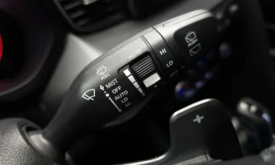 Hyundai Veloster 2018, 114880 км, за 6276.84 USD - фото 18