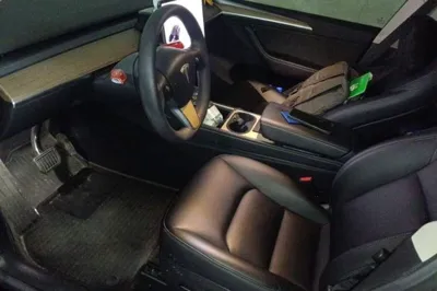 Tesla Model Y 2022, 29800 км, за 27165 USD