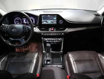 Hyundai Grandeur 2019, 120133 км, за 8205.33 USD - фото 8