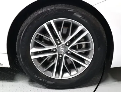 Hyundai Grandeur 2019, 120133 км, за 8205.33 USD - фото 19