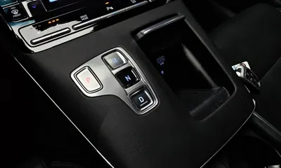Hyundai Grandeur 2022, 73441 км, за 16187.64 USD - фото 9