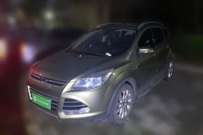 Ford Kuga · 2015 год