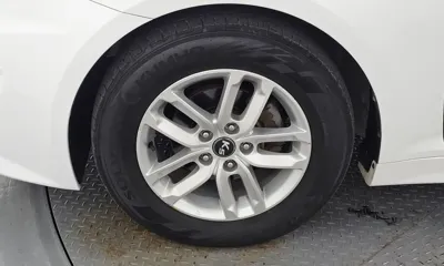 Kia K5 2012, 161729 км, за 2379.69 USD