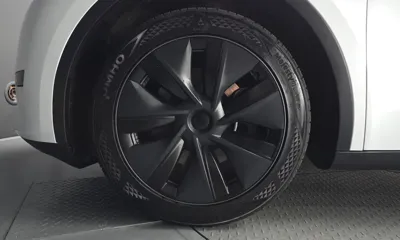 Tesla Model Y 2024, 20773 км, за 28599.36 USD