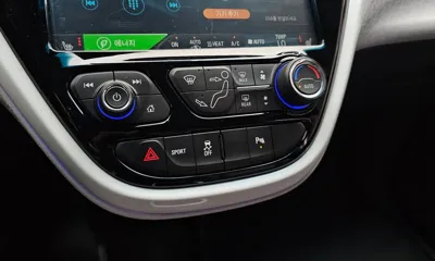 ChevroletGMDaewoo Bolt EV 2019, 93343 км, за 10437.18 USD - фото 29