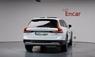 Volvo V90 2021, 43263 км, за 24377.55 USD
