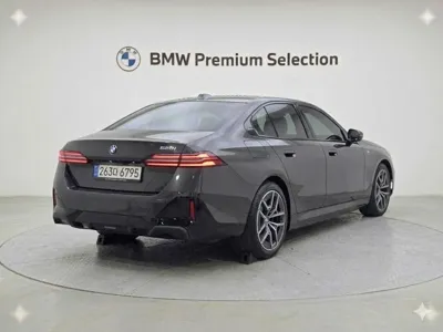BMW 5-Series 2024, 31071 км, за 33477.75 USD