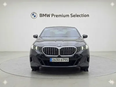 BMW 5-Series 2024, 31071 км, за 33477.75 USD