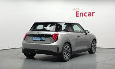 MINI Cooper 2024, 23 км, за 27763.11 USD
