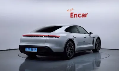 Porsche Taycan 2022, 68601 км, за 58344.71 USD