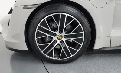 Porsche Taycan 2022, 68601 км, за 58344.71 USD
