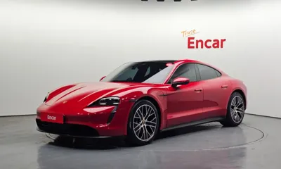 Porsche Taycan · 2023 год