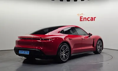 Porsche Taycan 2023, 22409 км, за 70237.63 USD