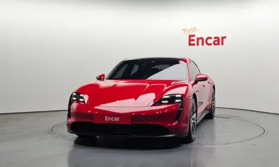 Porsche Taycan 2023, 22409 км, за 70237.63 USD