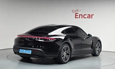 Porsche Taycan 2022, 38151 км, за 57654.75 USD