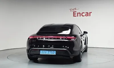 Porsche Taycan 2022, 38151 км, за 57654.75 USD