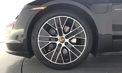 Porsche Taycan 2022, 38151 км, за 57654.75 USD