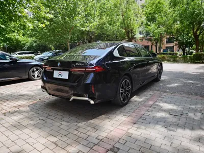 BMW 5 Series 2025, 35000 км, за 35019.92 USD