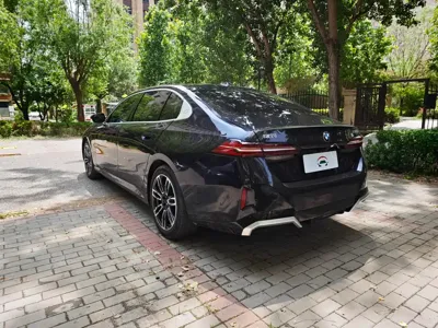 BMW 5 Series 2025, 35000 км, за 35019.92 USD - фото 6