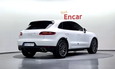 Porsche Macan 2015, 127656 км, за 16083.86 USD