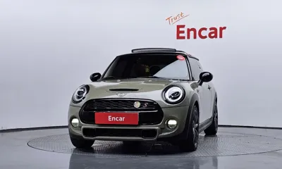 MINI Cooper 2019, 103155 км, за 8923.86 USD