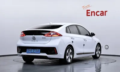 Hyundai Ioniq 2019, 130662 км, за 8861.76 USD