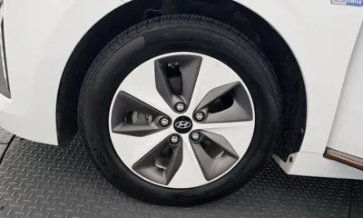 Hyundai Ioniq 2019, 130662 км, за 8861.76 USD