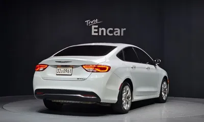 Chrysler 200 2015, 115448 км, за 2578 USD
