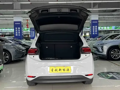 Volkswagen ID.3 2025, 6000 км, за 14243.4 USD