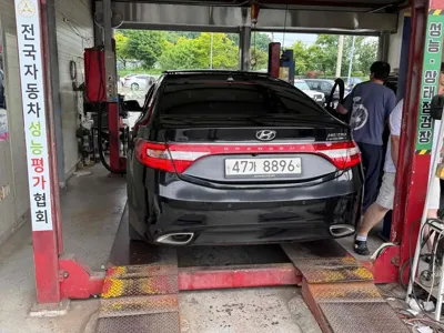 Hyundai Grandeur 2013, 314754 км, за 2459.07 USD