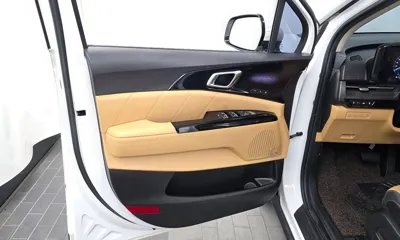 Kia Canival 2023, 64739 км, за 18214.95 USD - фото 24