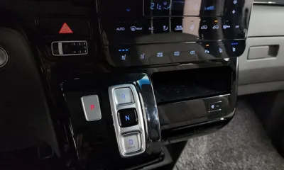 Hyundai Staria 2022, 125766 км, за 17728.58 USD - фото 9