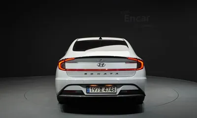 Hyundai Sonata 2022, 120870 км, за 10973.04 USD