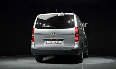 Hyundai Starex 2019, 76541 км, за 10496.26 USD