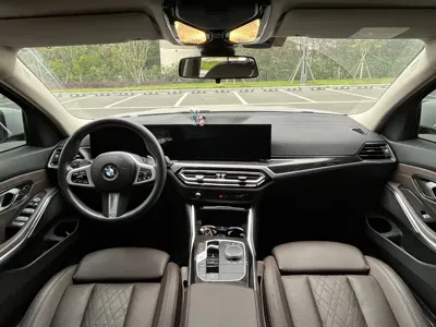 BMW 3 Series 2023, 48000 км, за 25014.23 USD