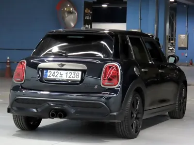 MINI Cooper 2023, 20459 км, за 18136.9 USD