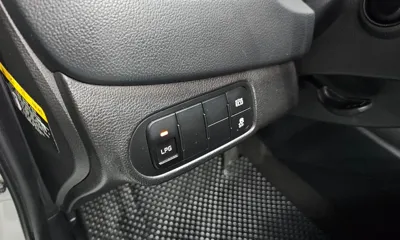 Kia Carens 2014, 128761 км, за 4104.24 USD - фото 18