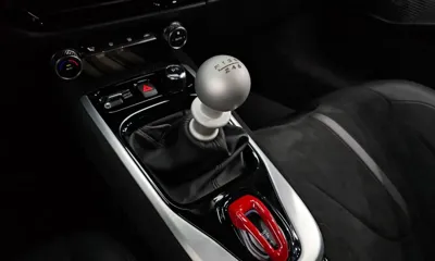 Lotus Emira 2024, 2243 км, за 59464.81 USD - фото 9