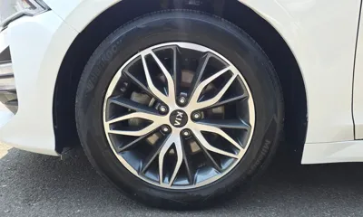 Kia K5 2021, 103981 км, за 10174.61 USD